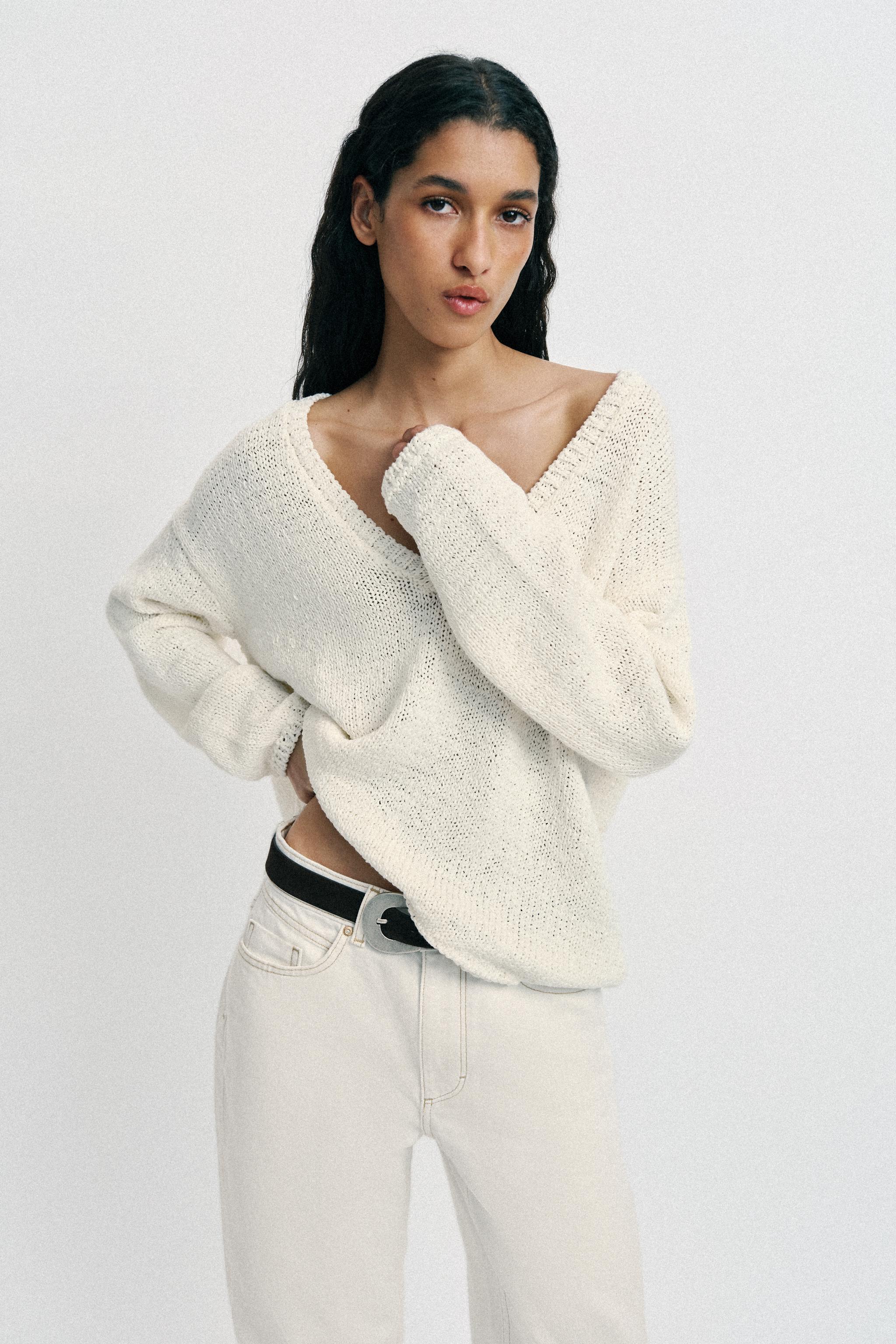 V-NECK KNIT JUMPER